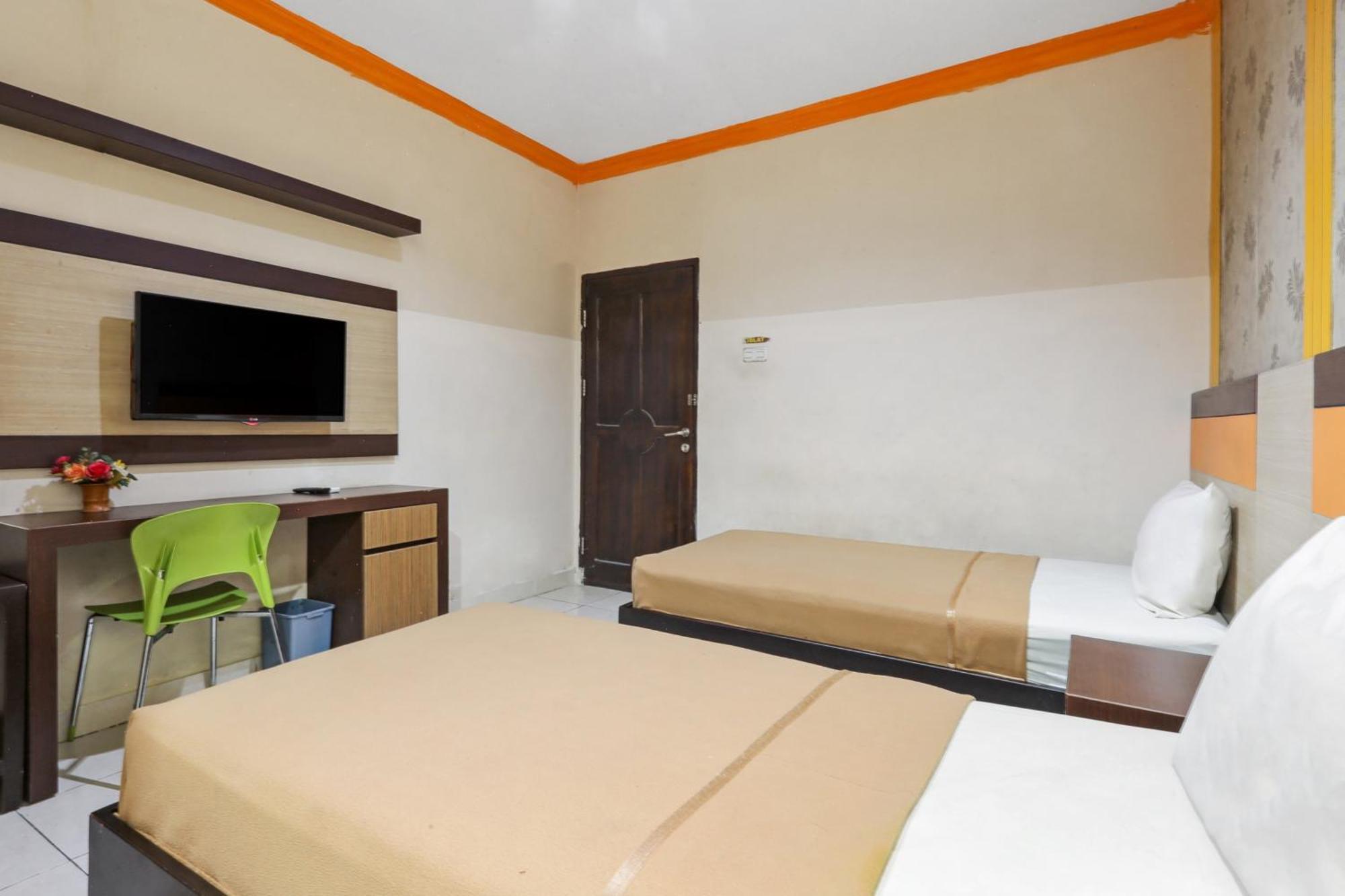 Collection O 93163 Hotel Grand Kartika Parepare Exterior foto