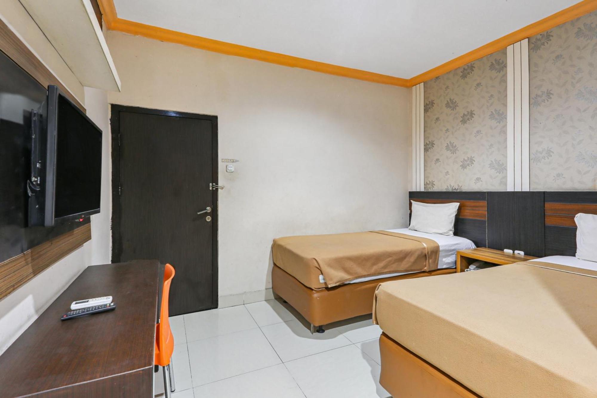 Collection O 93163 Hotel Grand Kartika Parepare Exterior foto