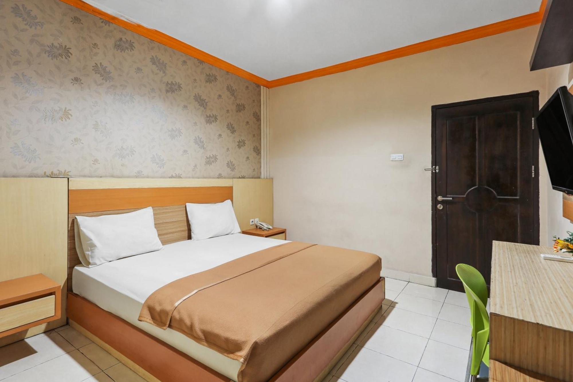 Collection O 93163 Hotel Grand Kartika Parepare Exterior foto